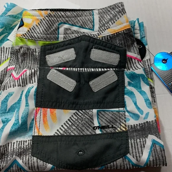 NWT O’Neil Kids Board Shorts SZ 26 - Picture 9 of 9